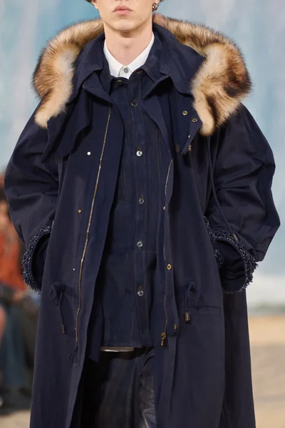 Look 44